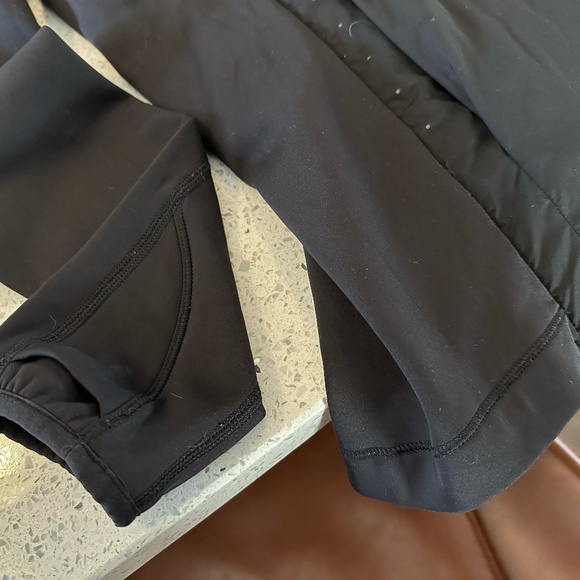 Lululemon Run for Cold Pullover in Black - Picture 9 of 16